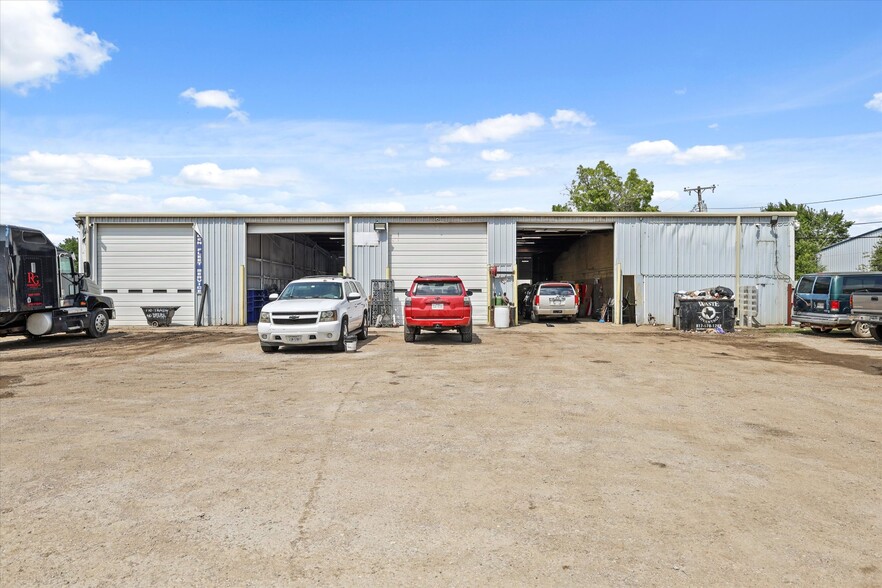 Primary Photo Of 3509 N Grove St, Fort Worth Warehouse For Lease