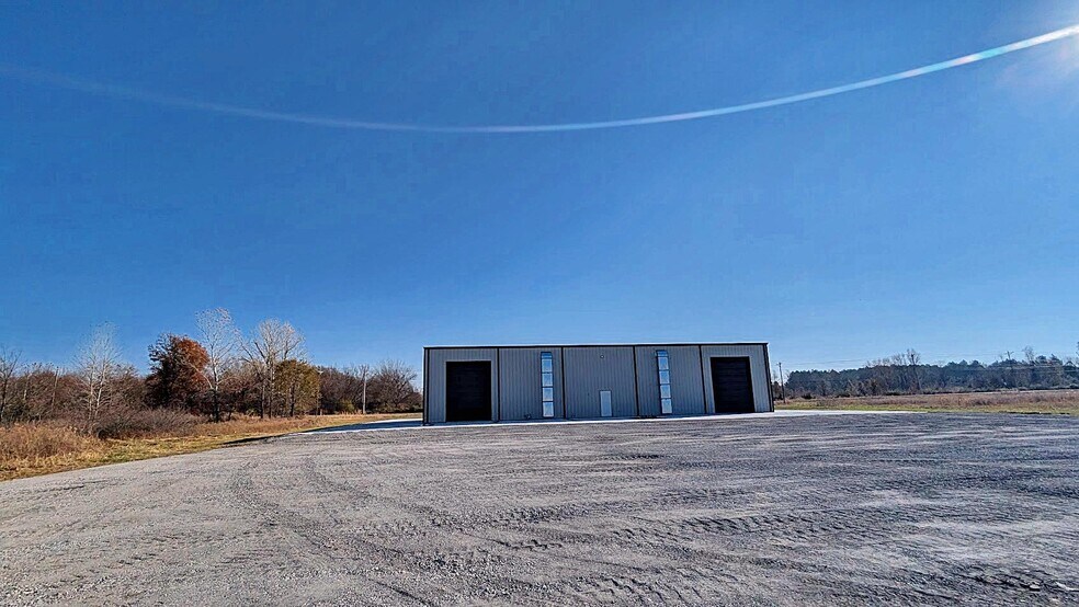 More Photos Of 1040 Moccasin Ave, Tahlequah Warehouse For Sale