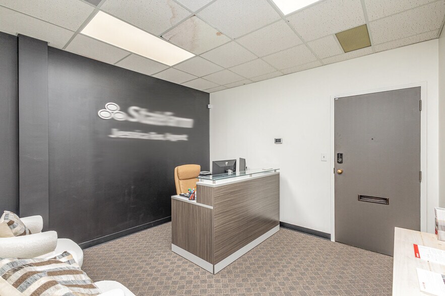 More Photos Of 2101 N Sardis Rd, Charlotte Office For Lease