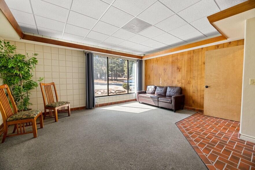 More Photos Of 41656 Big Bear Blvd, Big Bear Lake Freestanding For Sale