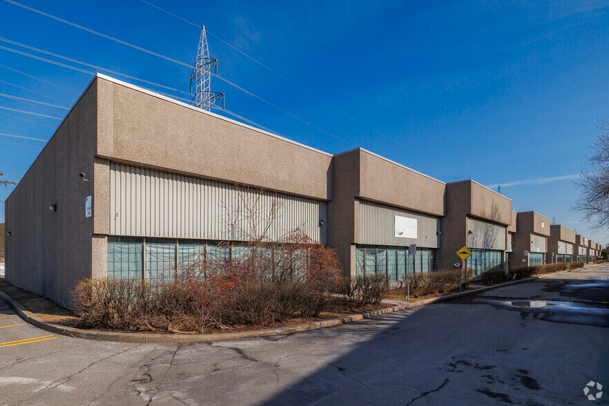 More Photos Of 6325-6475 Boul des Grandes-Prairies, Montréal Unknown For Lease