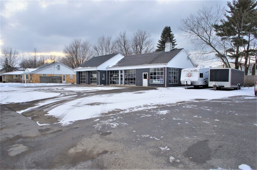 More Photos Of 4632 Lake Shore Rd, Hamburg Auto Repair For Sale