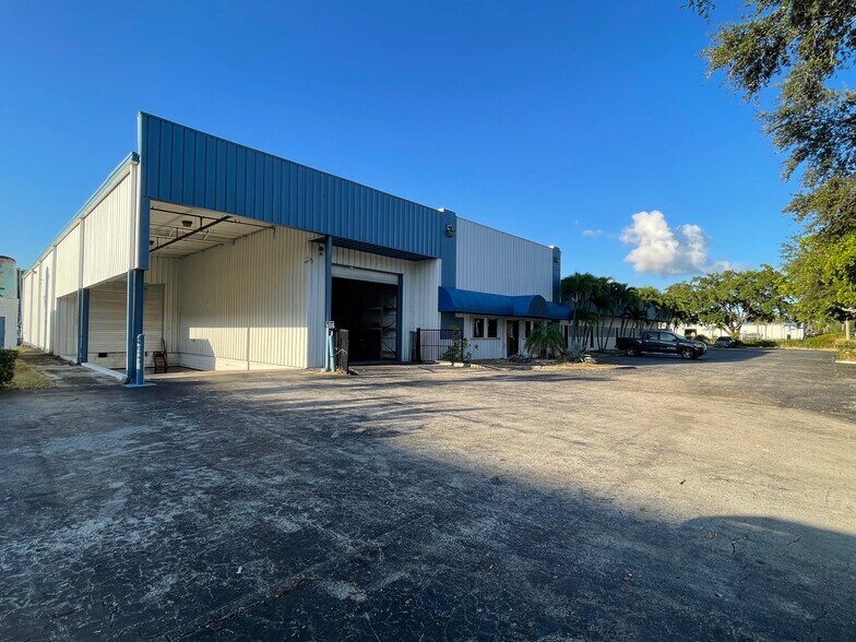 More Photos Of 3750 Prospect Ave, Riviera Beach Warehouse For Lease