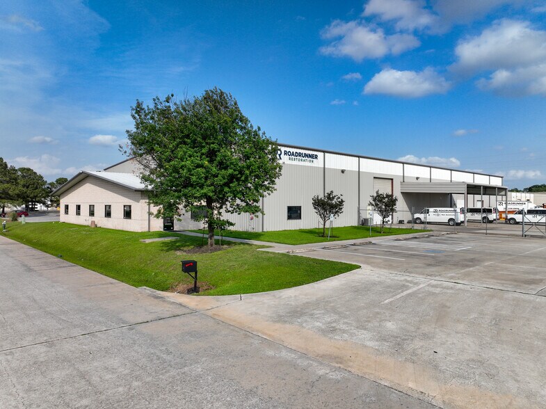 More Photos Of 6819 Willowbrook Park Dr, Houston Warehouse For Lease