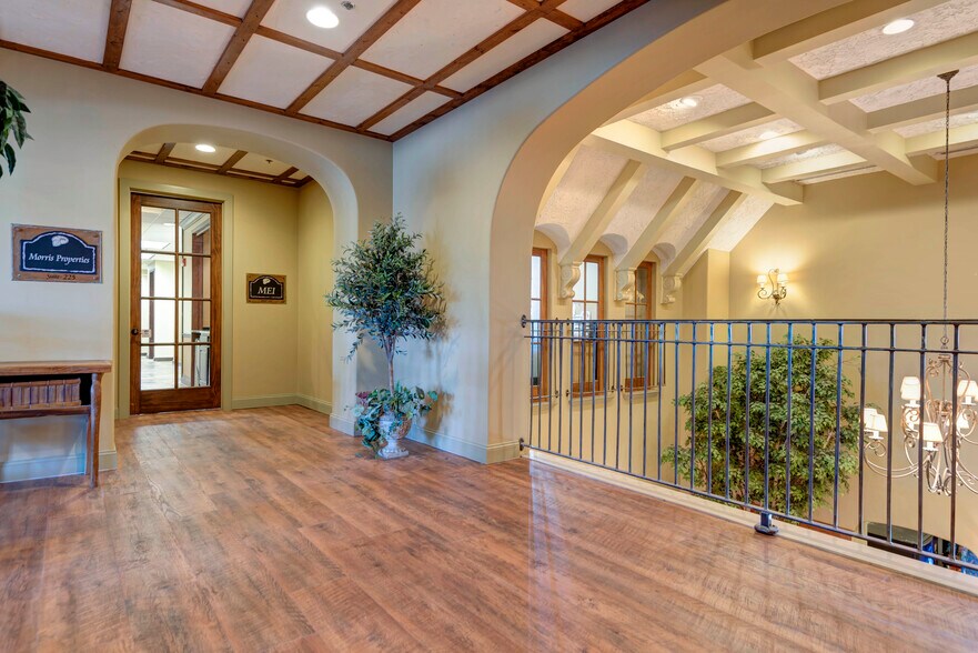 More Photos Of 1531 E Bradford Pky, Springfield Medical For Lease