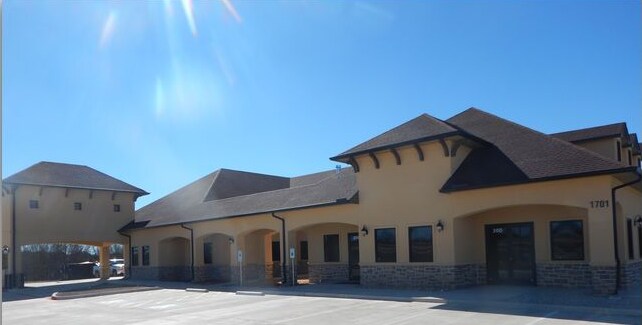 More Photos Of 1701 Walter Holiday Dr, Cleburne Medical For Lease