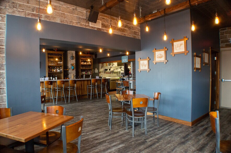 More Photos Of 338 5th Ave N, Bayport Restaurant For Sale