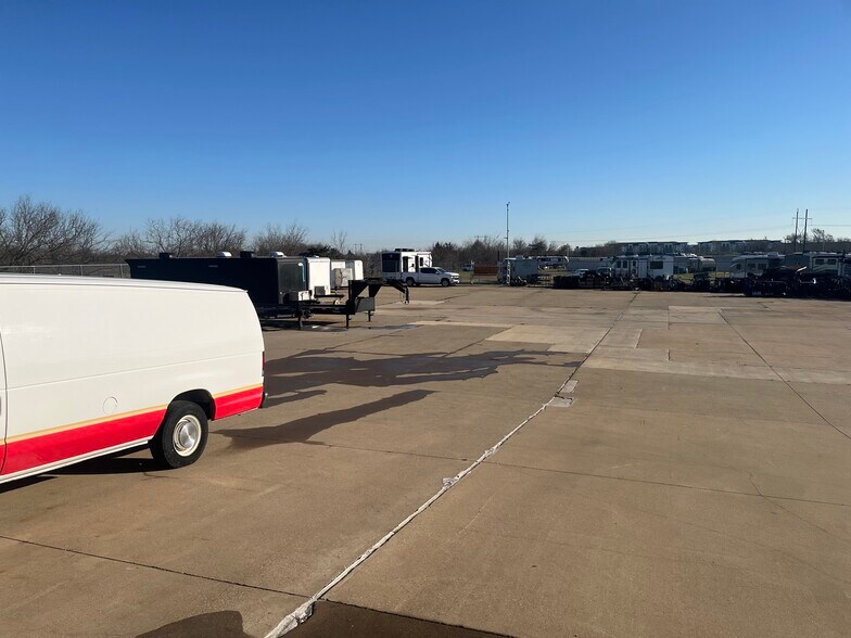 More Photos Of 1486 Champion Rd, Terrell Warehouse For Lease