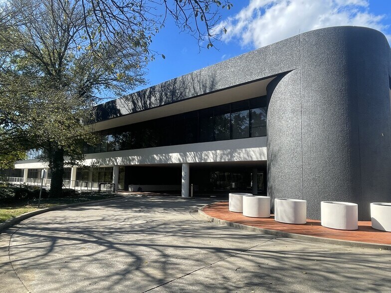 Primary Photo Of 101 Yorkshire Blvd, Lexington Medical For Lease