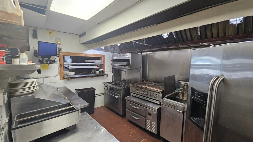More Photos Of 614 Lake Ave, Lake Worth Restaurant For Sale