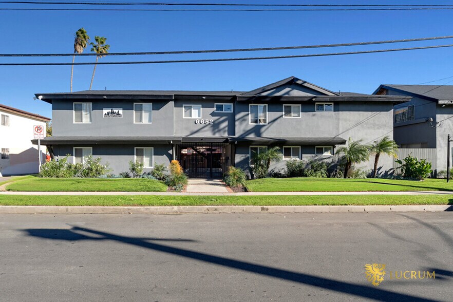 Primary Photo Of 6652 Darby Ave, Reseda Apartments For Sale