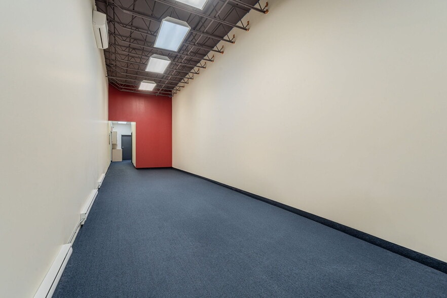 More Photos Of 3627-3645 Boul Des Sources, Dollard-des-Ormeaux Storefront Retail Office For Lease