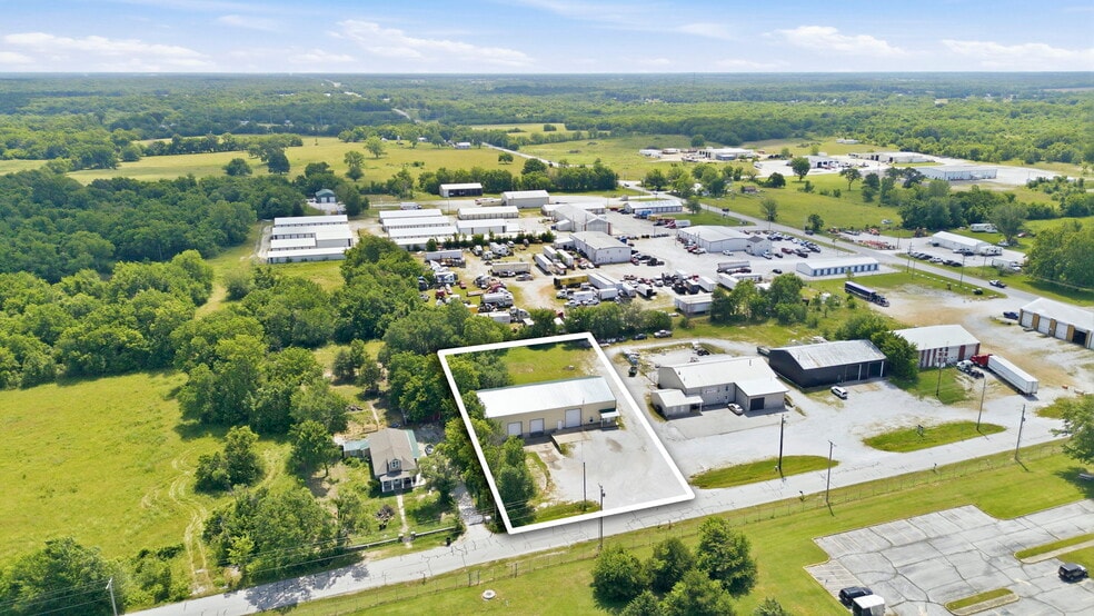 More Photos Of 136 N Prigmor Ave, Joplin Industrial For Sale