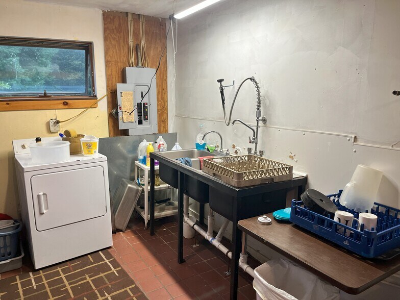 More Photos Of 1267 Elk Grove Rd, Benton Restaurant For Sale