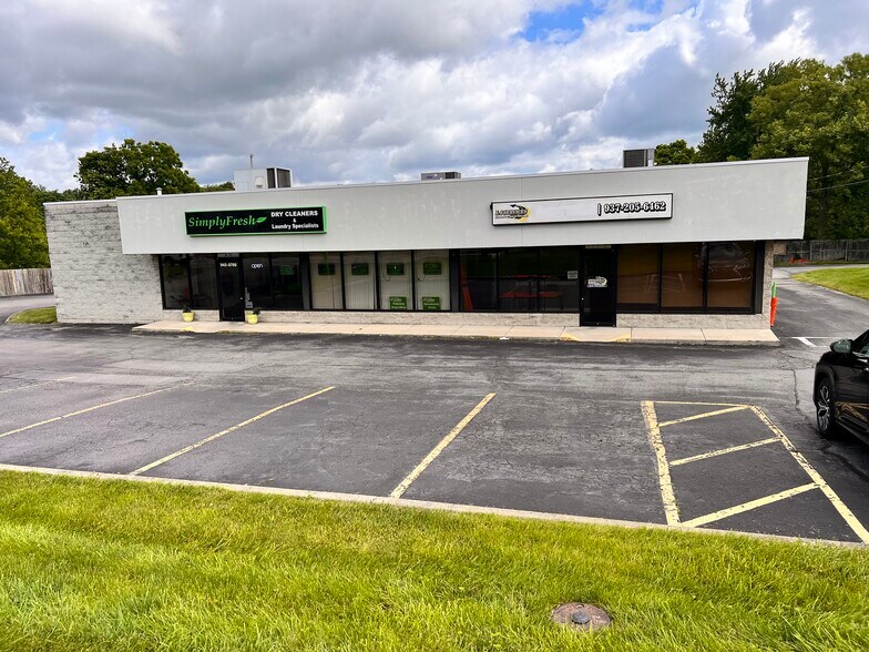 More Photos Of 810 Ohio Pike, Withamsville Office For Lease