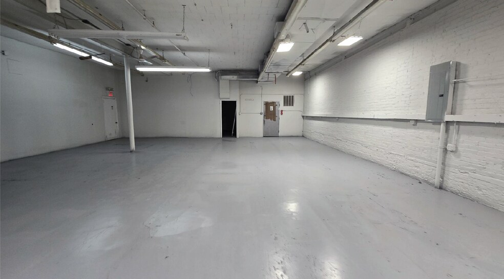 More Photos Of 125 51st St, Brooklyn Warehouse For Lease