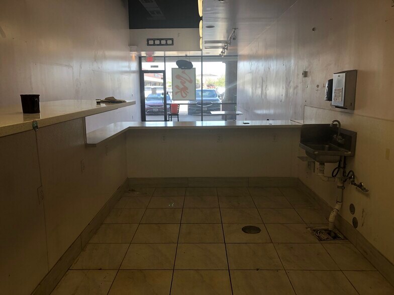 More Photos Of 4500-4506 Highway 6, Sugar Land Freestanding For Lease