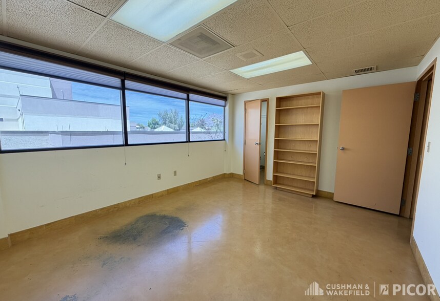 More Photos Of 1980 W Hospital Dr, Tucson Medical For Sale