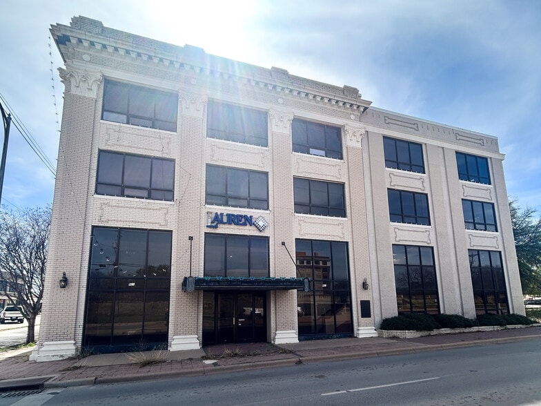 Primary Photo Of 901 S 1st St, Abilene Office For Lease