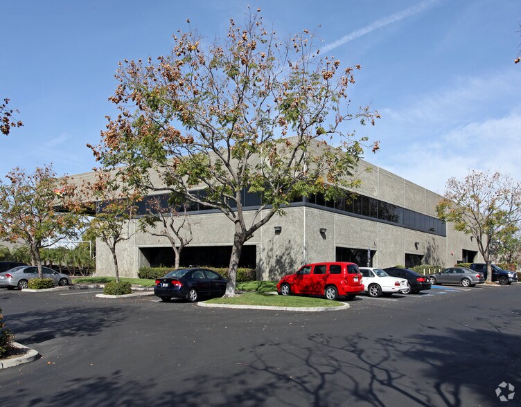 More Photos Of 1 Oldfield, Irvine Light Manufacturing For Lease