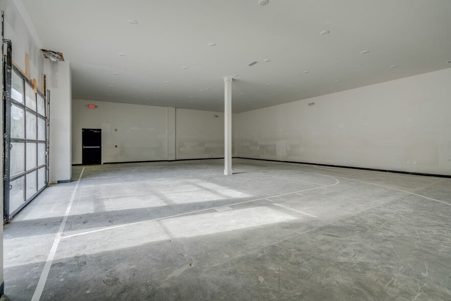 More Photos Of 1056 E Trinity Ln, Nashville Storefront Retail Office For Lease