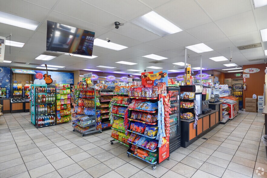 More Photos Of 1098 Cole Rd, Calexico Convenience Store For Sale