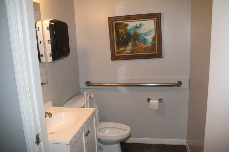 More Photos Of 1301 Beville Rd, Daytona Beach Medical For Sale