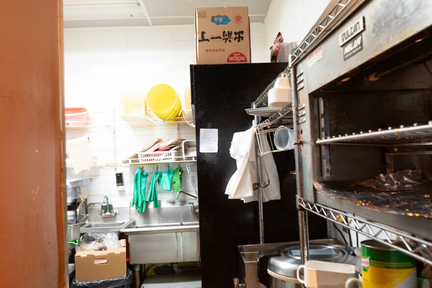 More Photos Of 28 S Unionville Av, Markham Storefront Retail Office For Sale