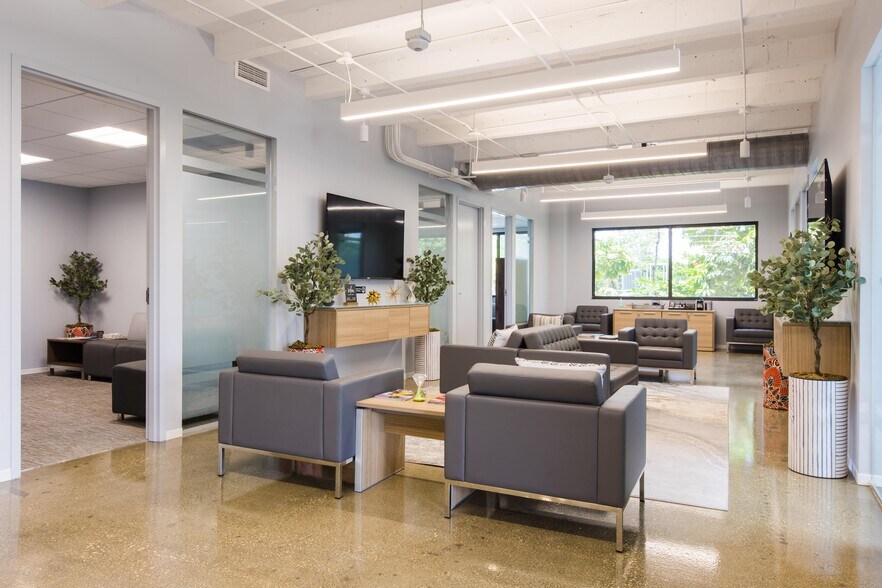 More Photos Of 3250 Mary St, Coconut Grove Office For Lease