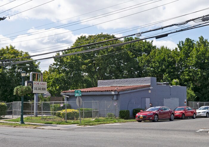 More Photos Of 336 Larkfield Rd, East Northport Freestanding For Lease
