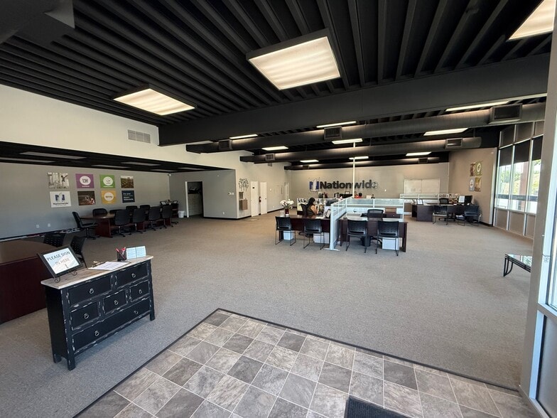 More Photos Of 2601 Union Ave, Bakersfield Showroom For Lease