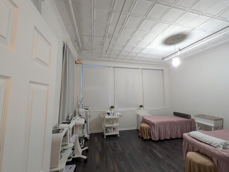 More Photos Of 56 W 39th St, New York Office For Lease