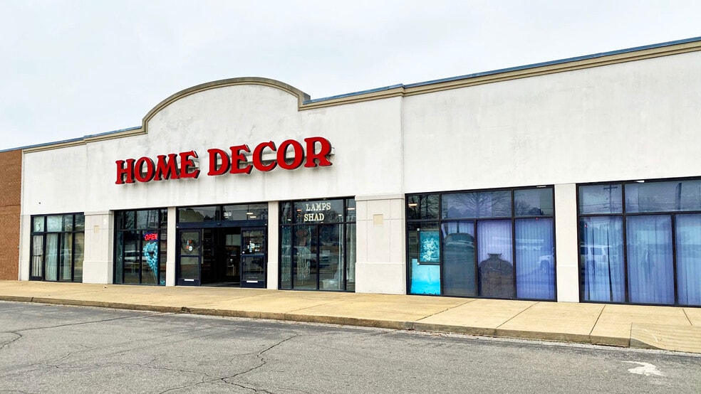 More Photos Of 6756-6760 Winchester Rd, Memphis Storefront For Sale