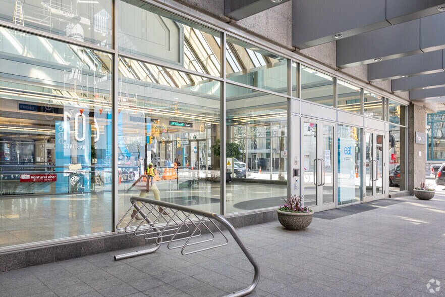 More Photos Of 555 W Hastings St, Vancouver Office For Lease