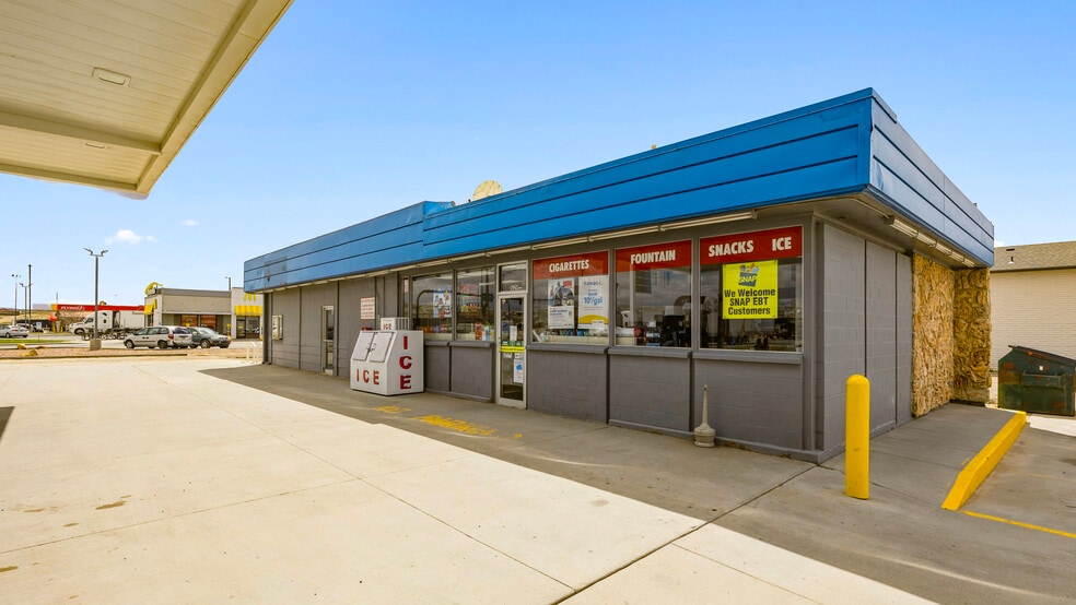 More Photos Of 1640 Elk St, Rock Springs Service Station For Sale