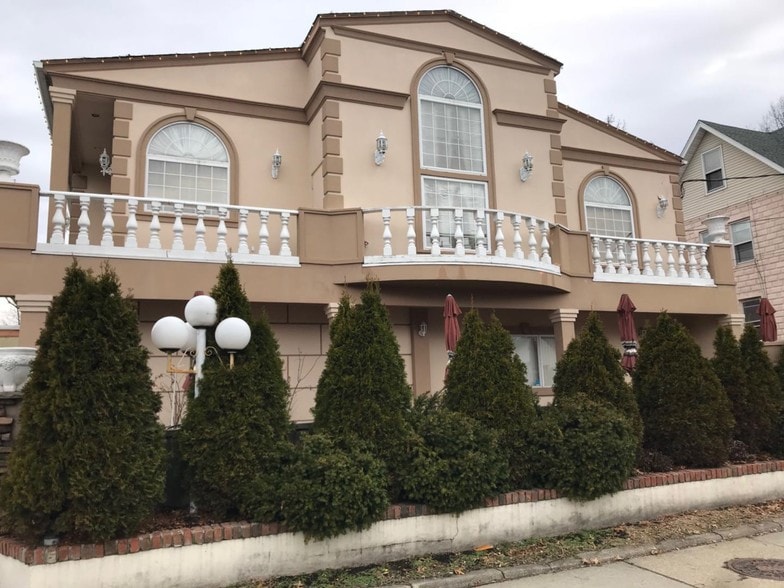 More Photos Of 160 Lincoln Ave, Hawthorne General Retail For Sale