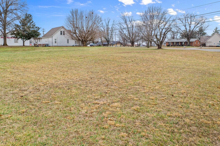 More Photos Of 2612 Us-31w, White House Land For Sale