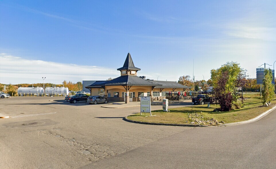 More Photos Of 3 AB-11A, Sylvan Lake Restaurant For Sale