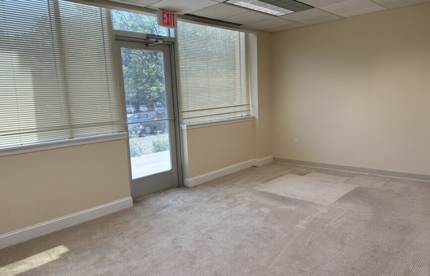 More Photos Of 1225 Martha Custis Dr, Alexandria Apartments For Sale