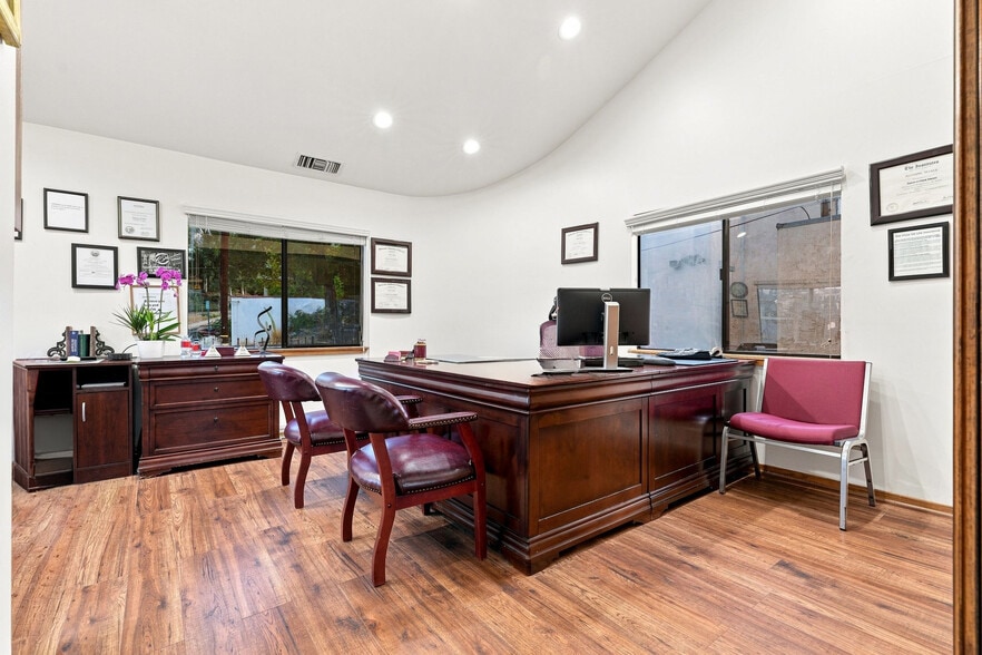 More Photos Of 1063 Colorado Blvd, Eagle Rock Medical For Sale