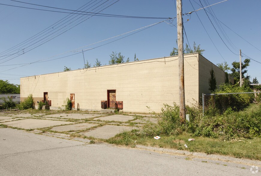 More Photos Of 4514 N Saginaw St, Flint Storefront Retail Office For Sale