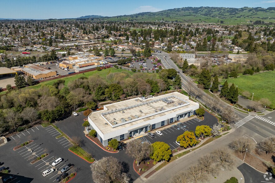 More Photos Of 1600-1622 Corporate Cir, Petaluma Warehouse For Lease