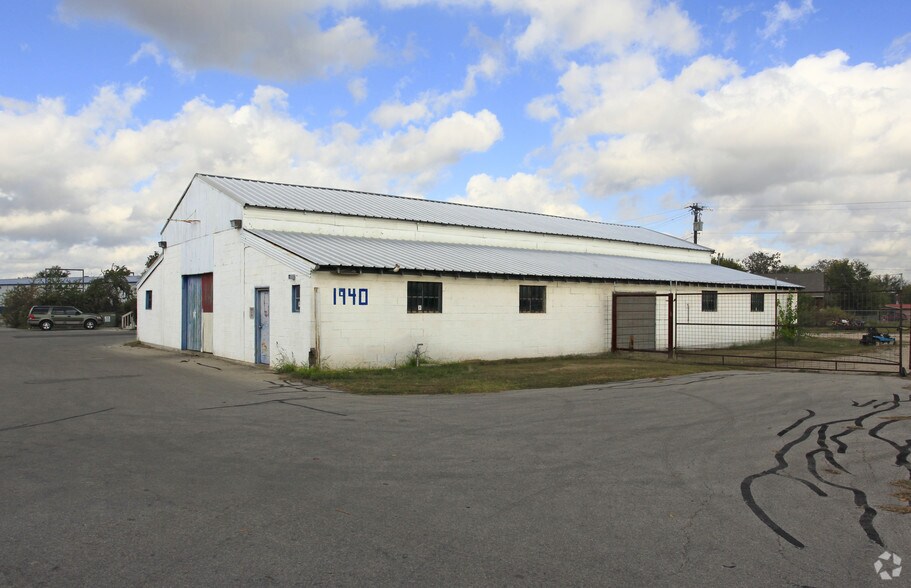 More Photos Of 1940 S Austin Ave, Georgetown Warehouse For Sale