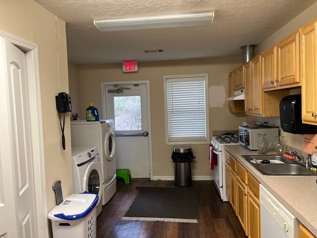 More Photos Of 4 Forest Cir, Newnan Daycare Center For Sale