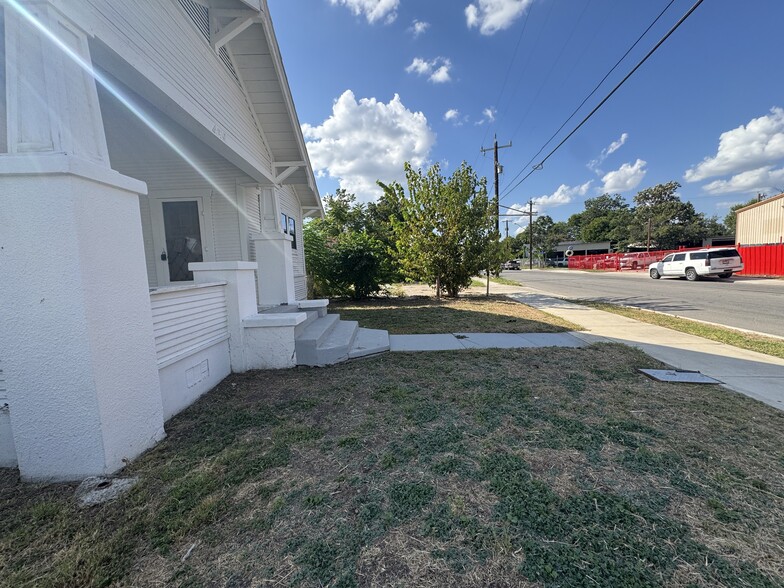 More Photos Of 4219 S Presa St, San Antonio General Retail For Sale