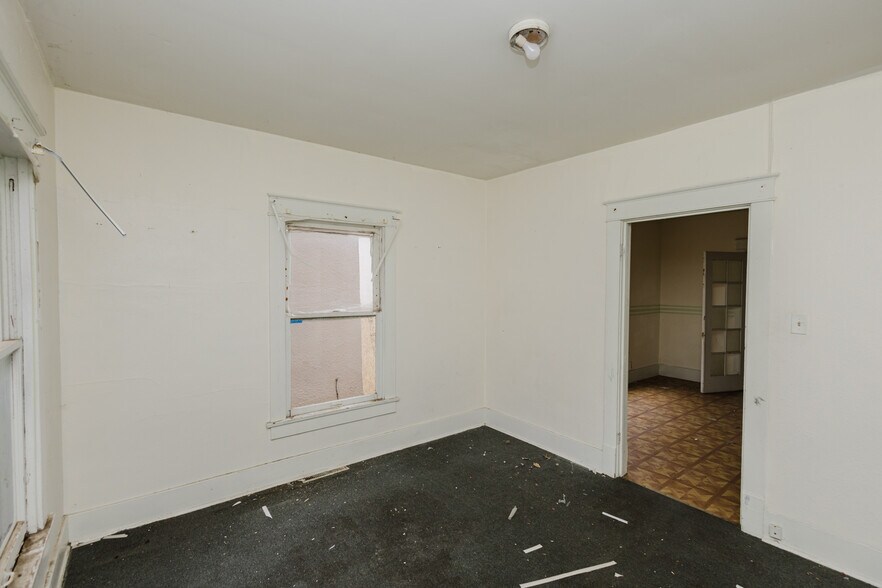 More Photos Of 123 E Madison Ave, Arkansas City Apartments For Sale