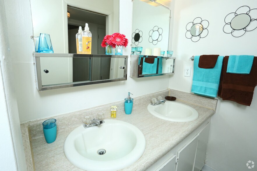 More Photos Of 831 Green Rd, Ypsilanti Apartments For Sale