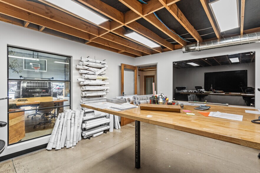 More Photos Of 225-231 W 16th St, National City Service For Sale