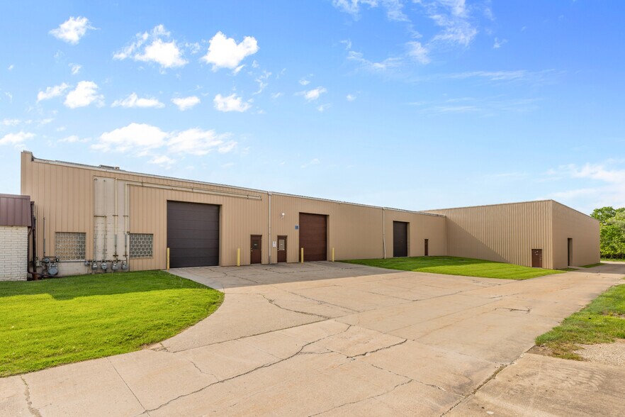 More Photos Of 775 W Smith Rd, Medina Industrial For Sale