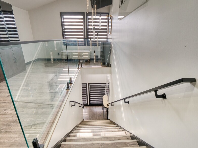 More Photos Of 10850 Pearl Rd, Strongsville Office For Sale